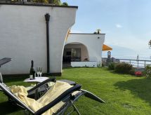 Ruim appartement met panoramisch uitzicht op het Lago Maggiore in Brissago - thumbnail 1