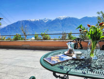 Luxe appartement 180m² met zwembad, tuin en uitzicht op Lago Maggiore - thumbnail 6