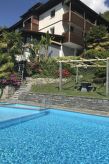 Seeblick und Pool