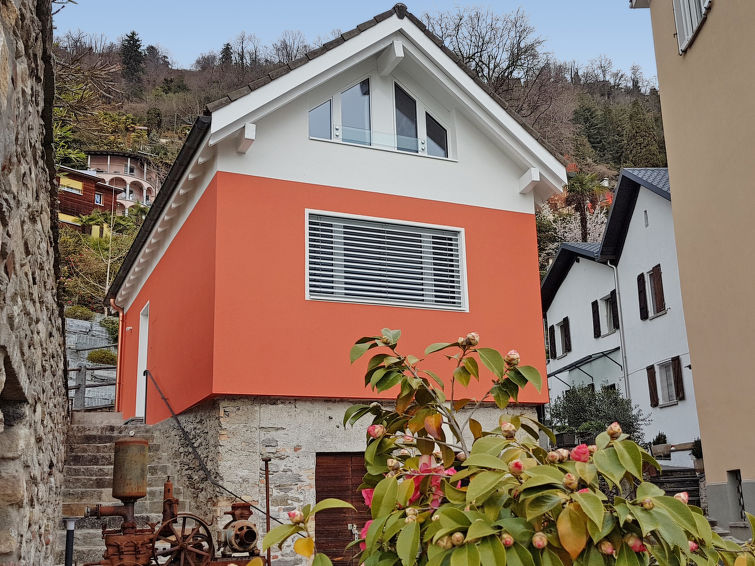 Search and Stay destination Minusio, TI - Switzerland from AU$ 347. Casa Rossella