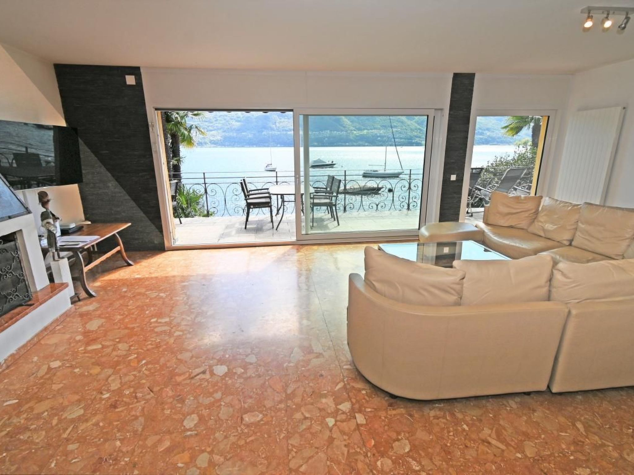 Villa 'Genovese al Lago': Aussergewöhnliche Villa mit eigenem Seezugang, Hallen