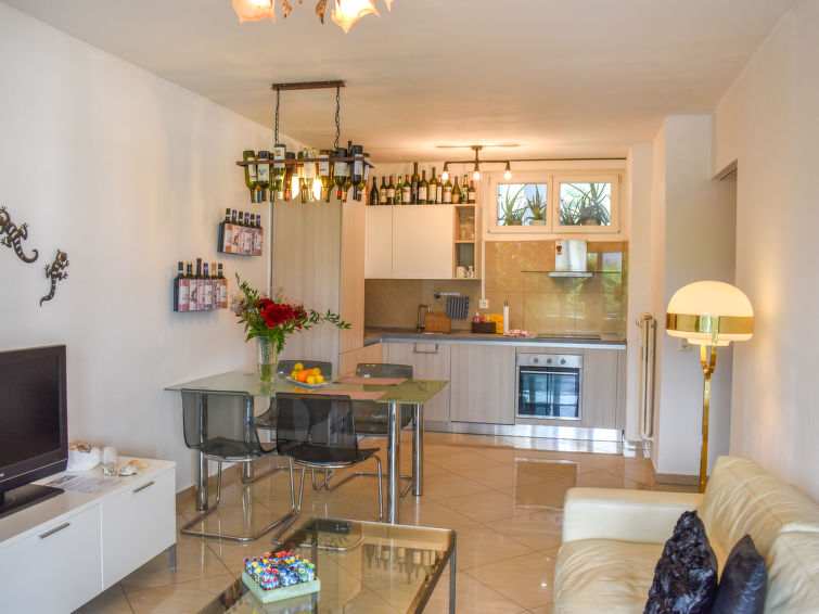Search and Stay destination Minusio, TI - Switzerland from AU$ 359. Palazzo Orizzonte