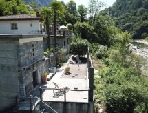 Ruim vakantiehuis met jacuzzi en tuin bij het Lago Maggiore - thumbnail 4