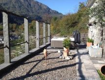 Ruim vakantiehuis met jacuzzi en tuin bij het Lago Maggiore - thumbnail 5