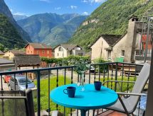 Authentiek Ticino huis in Cavergno met balkon en uitzicht op de bergen - thumbnail 1