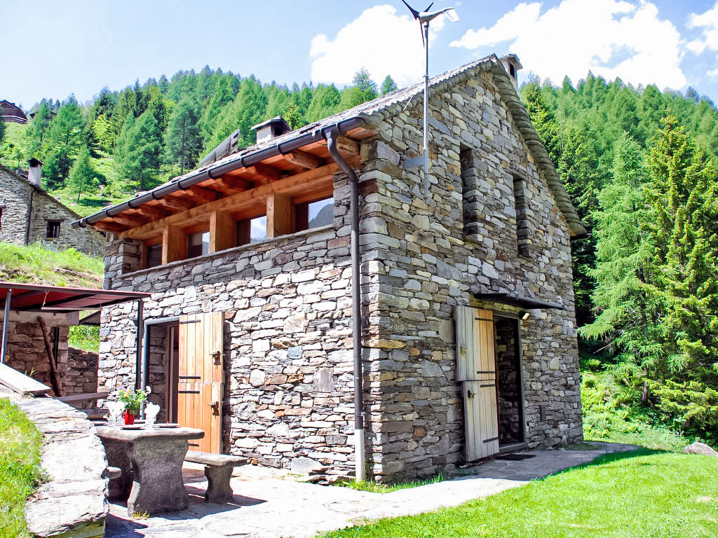 Ferienhaus Dara Cotta Ferienhaus  Malvaglia