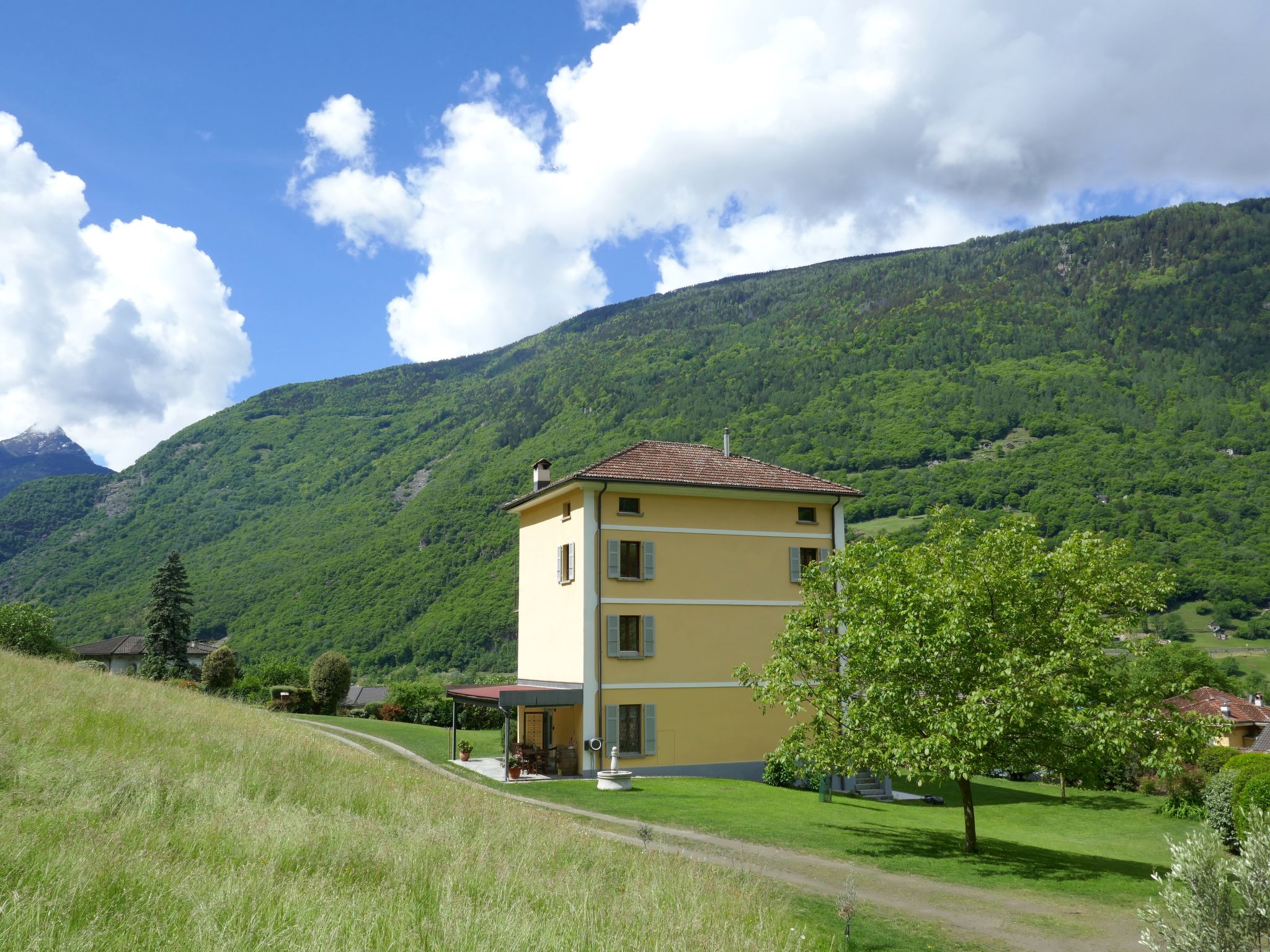 La Monda - Buiten