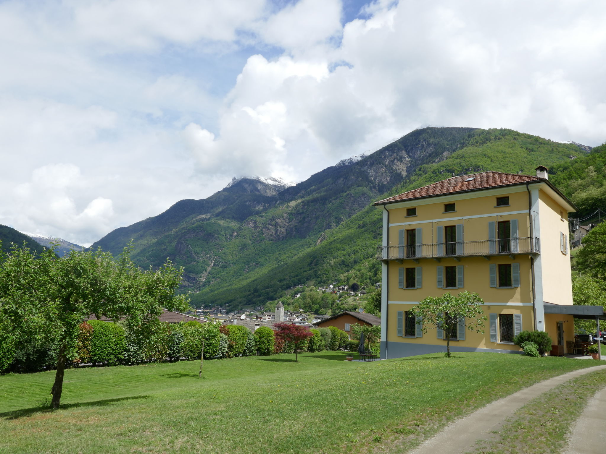 La Monda - Buiten
