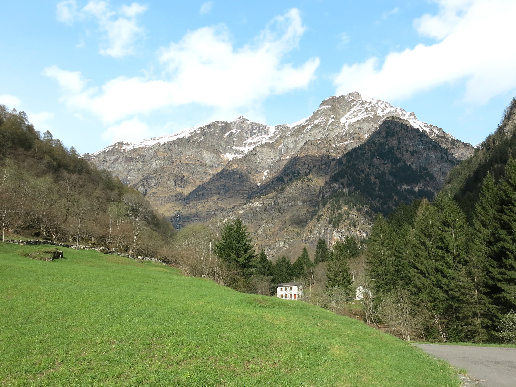 Ursprüngliches, stilvolles Rustico-Omgeving