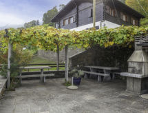 Maison Mona