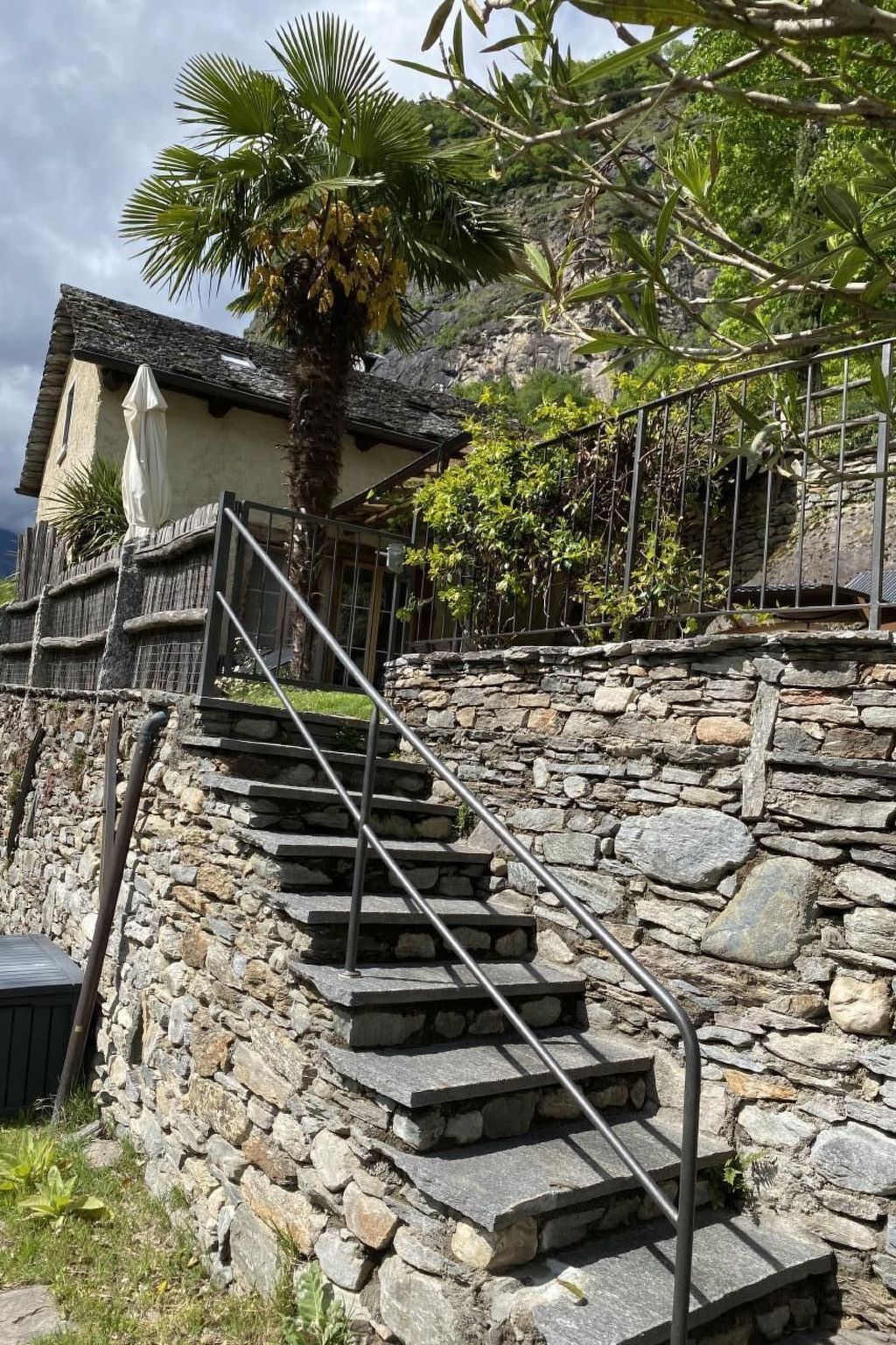 Top -Rustico mit Aussenwhirlpool beheizt und Sauna-Binnen