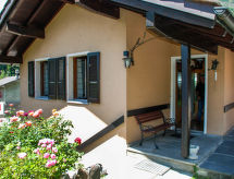 Rustiek Vrijstaand Chalet La Casina in Olivone – Omringd door Natuur - thumbnail 6