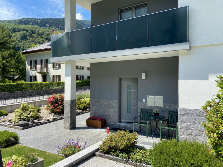 Search and Stay, undefined in undefined. Gallery position 4