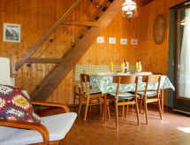 Rustiek chalet met omheinde tuin en bergzicht nabij Olivone - thumbnail 3