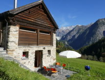 Rustiek vrijstaand huis op 1400m hoogte in Campo Blenio, Ticino - thumbnail 1