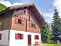 Knus chalet Verena: rust & bergen aan de skipiste in Bedretto - thumbnail 1
