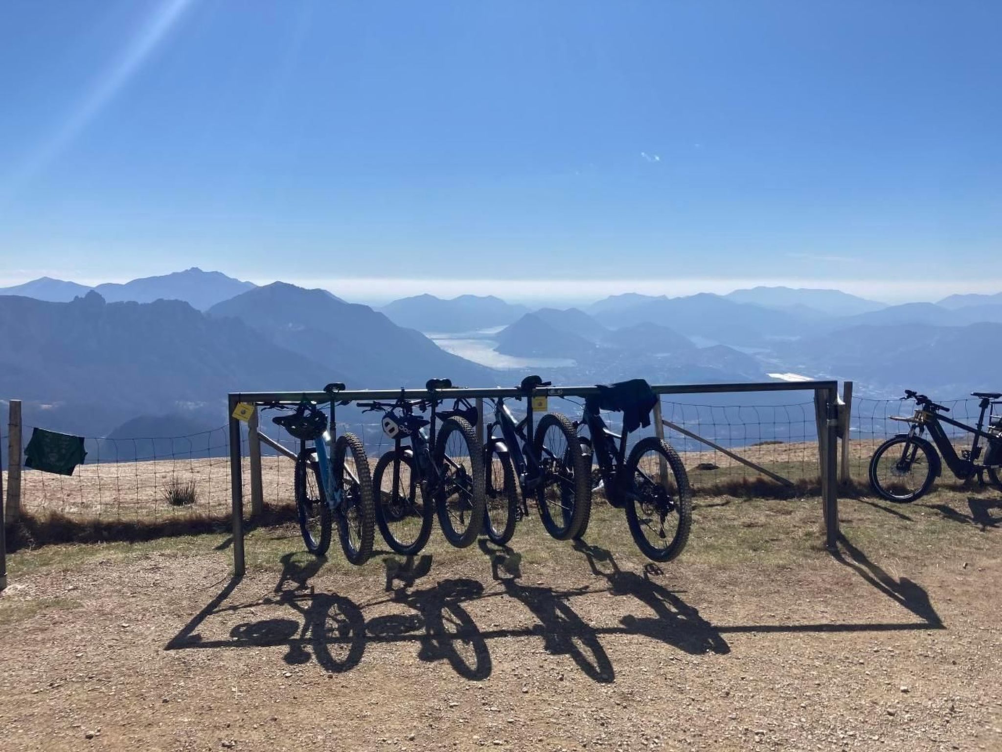 Mit Bergblick-Dehors