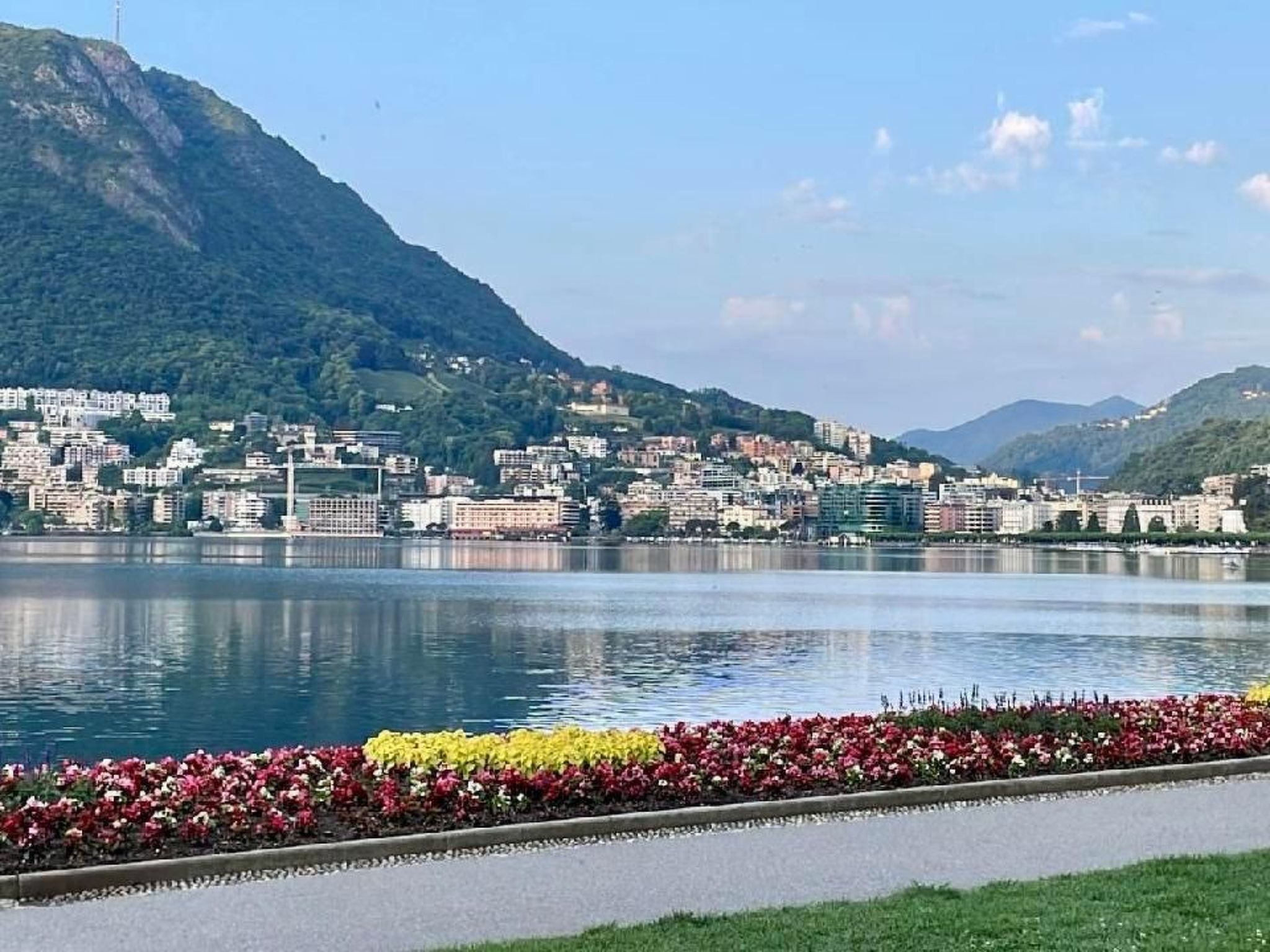 Mit Bergblick-Dehors