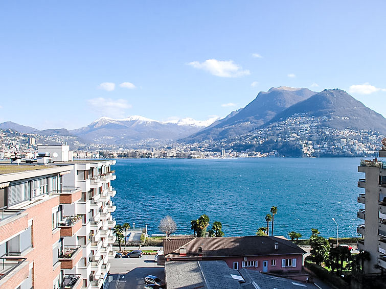 Aan het meer: ruim appartement met uitzicht in Lugano Paradiso in Lugano