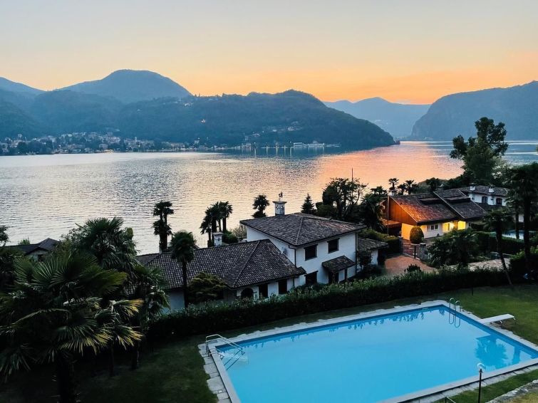 Bergzicht en luxe in dit appartement aan het meer in Lugano in Lugano