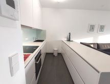 Panoramisch appartement op Monte Brè met uitzicht over de baai van Lugano - thumbnail 5