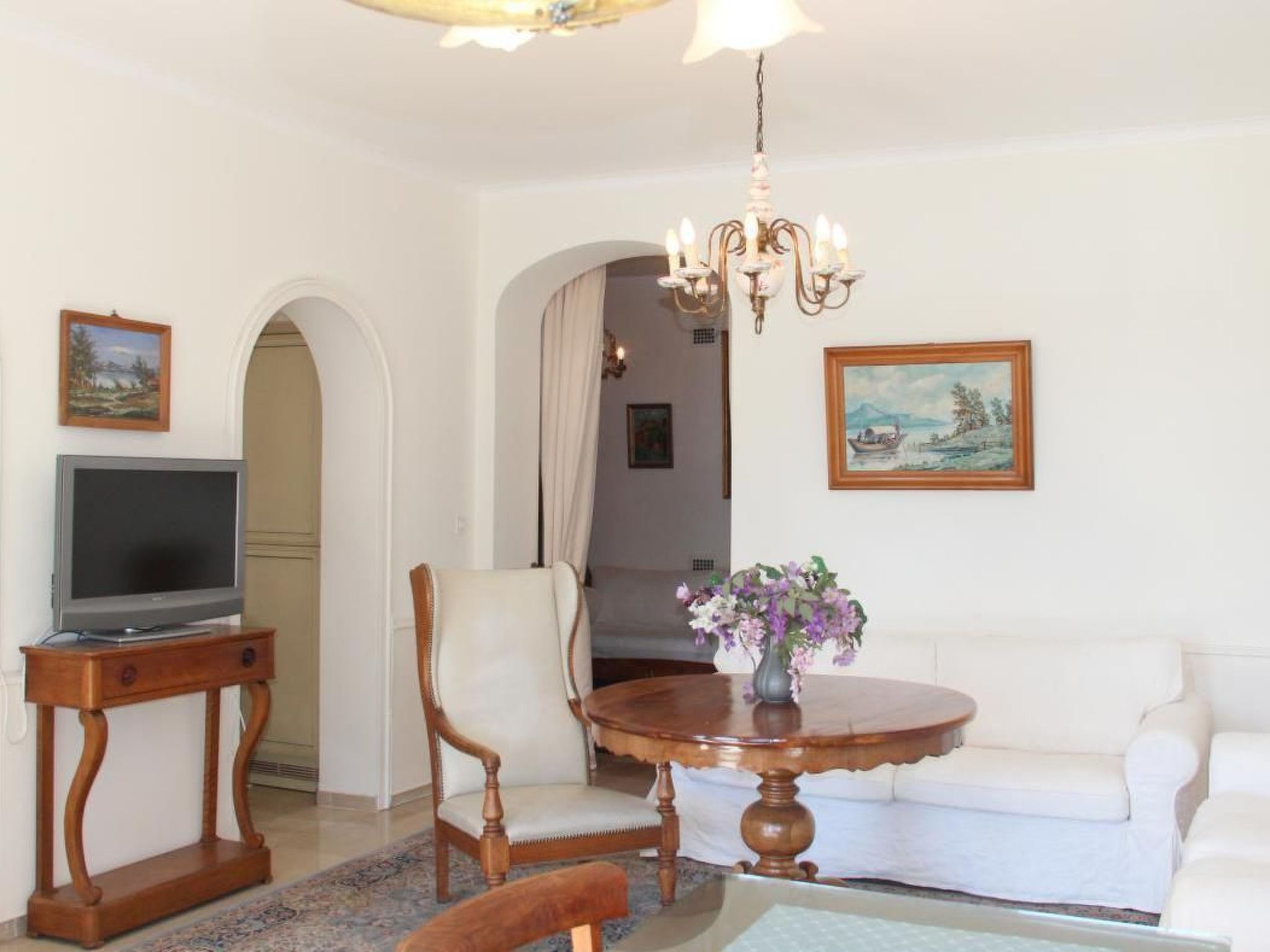 Barony Villa-Drinnen