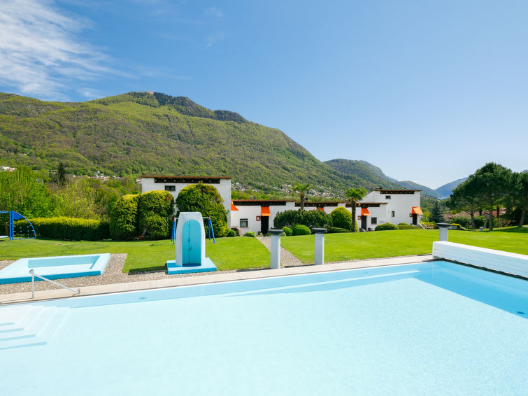 Bergzicht en rust in Lugaggia: Ruim appartement in Villaggio Sureggio in Lugaggia