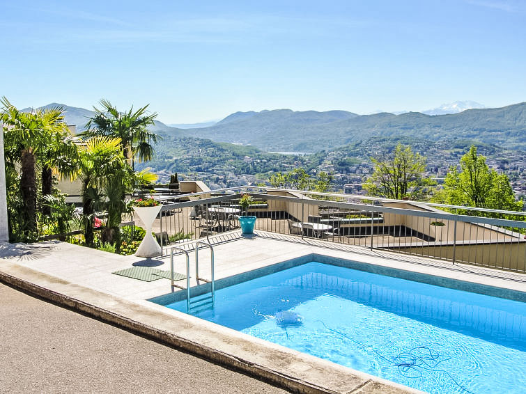 Appartement in Aldesago met verwarmd zwembad en uitzicht op Lugano in Aldesago
