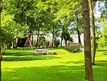 Ferienwohnung Residenza Parcolago Apt 018 mit Garten