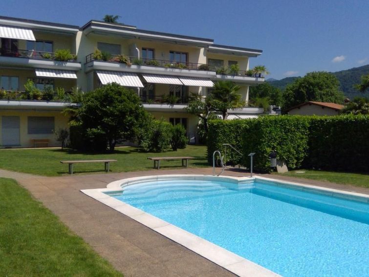 Gartenwohnung im Tessin mit Swimmingpool in Caslano