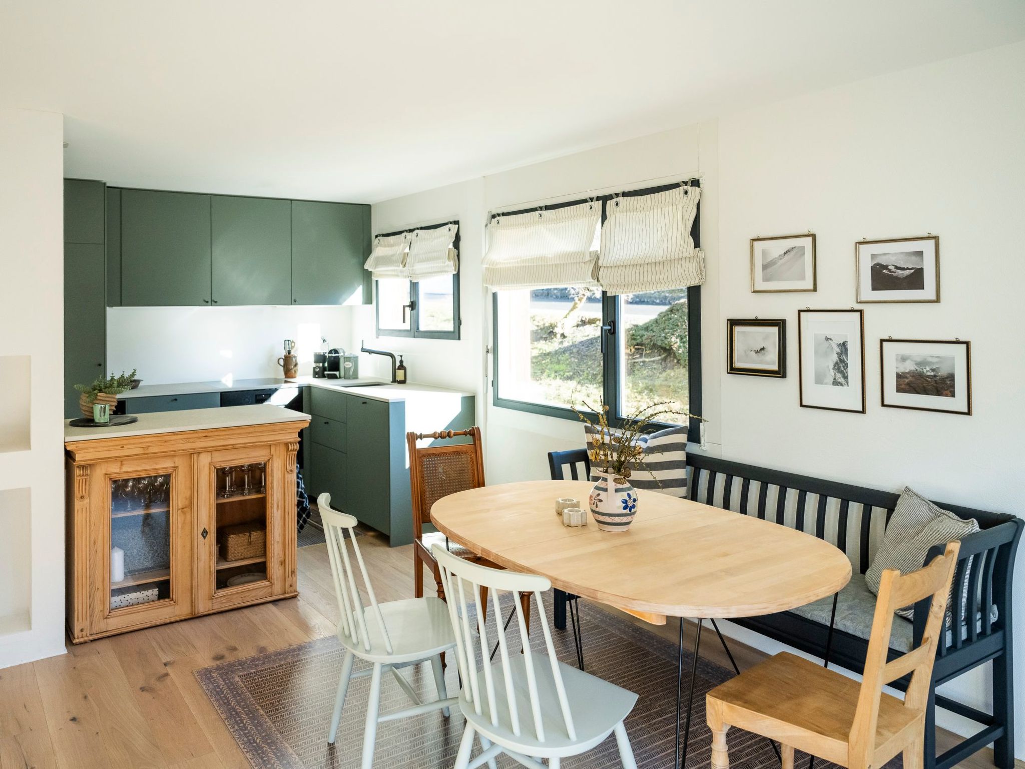Appartement Abitaziun Patgific - Ferienwohnung im Casa Hirundella, (Trin Mulin), – Cuisine et coin repas, photo 5 sur 13