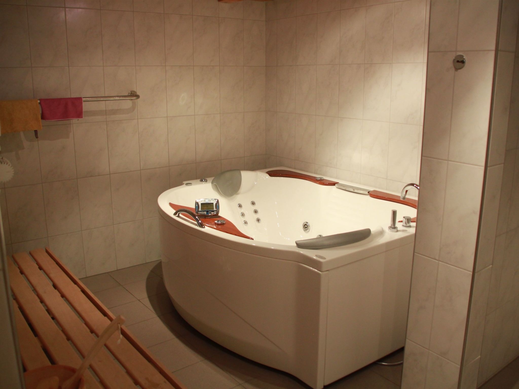 Photo of Casa Cappalutta, (Flims Waldhaus). 2.5 Zimmerwohnung mit direktem Gartenzugang