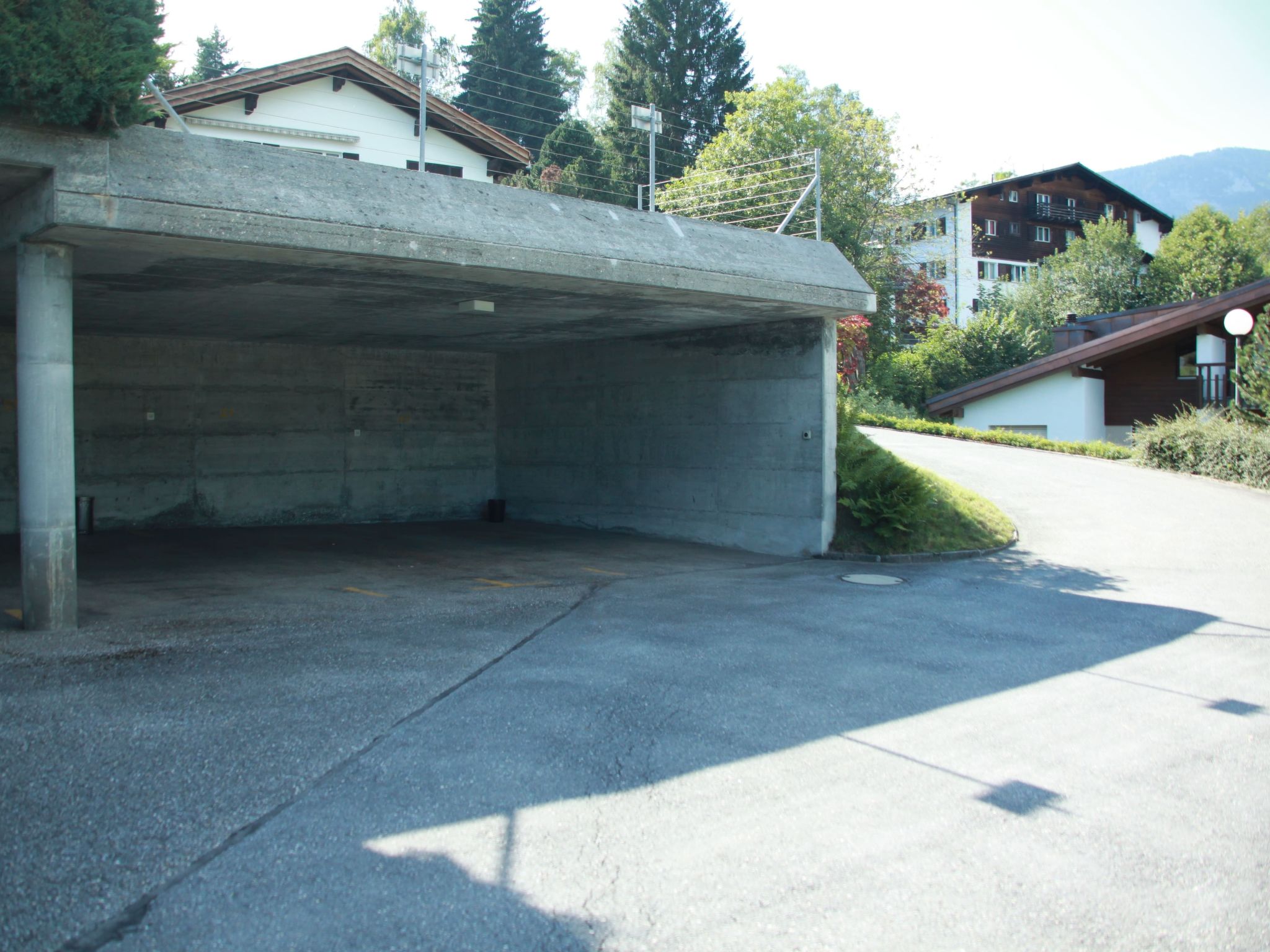 Photo of Casa Cappalutta, (Flims Waldhaus). 2.5 Zimmerwohnung mit direktem Gartenzugang