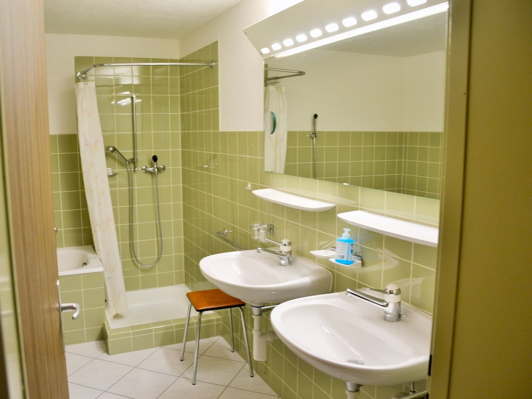 Photo of Arcula, (Flims Dorf). Grosszügige 3.5 Zimmerwohnung, 105 m2, ruhig & zentral ge