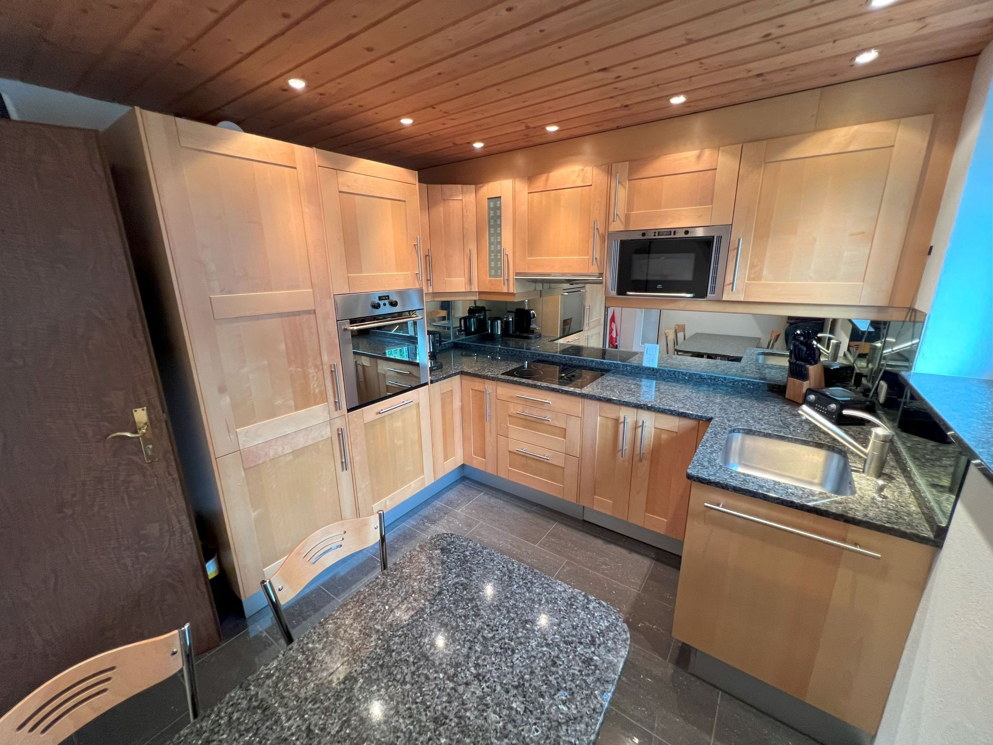 Photo of Residenza Cristallo, (Flims Dorf). 3.5 Zimmer Partérre Wohnung (97m2) mit Garte