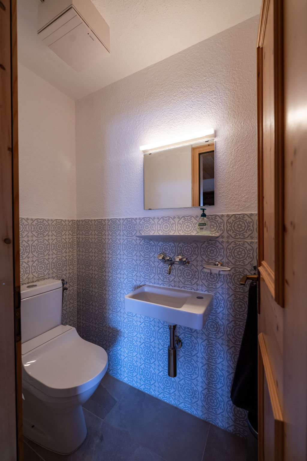 Photo of CH7017.670.1