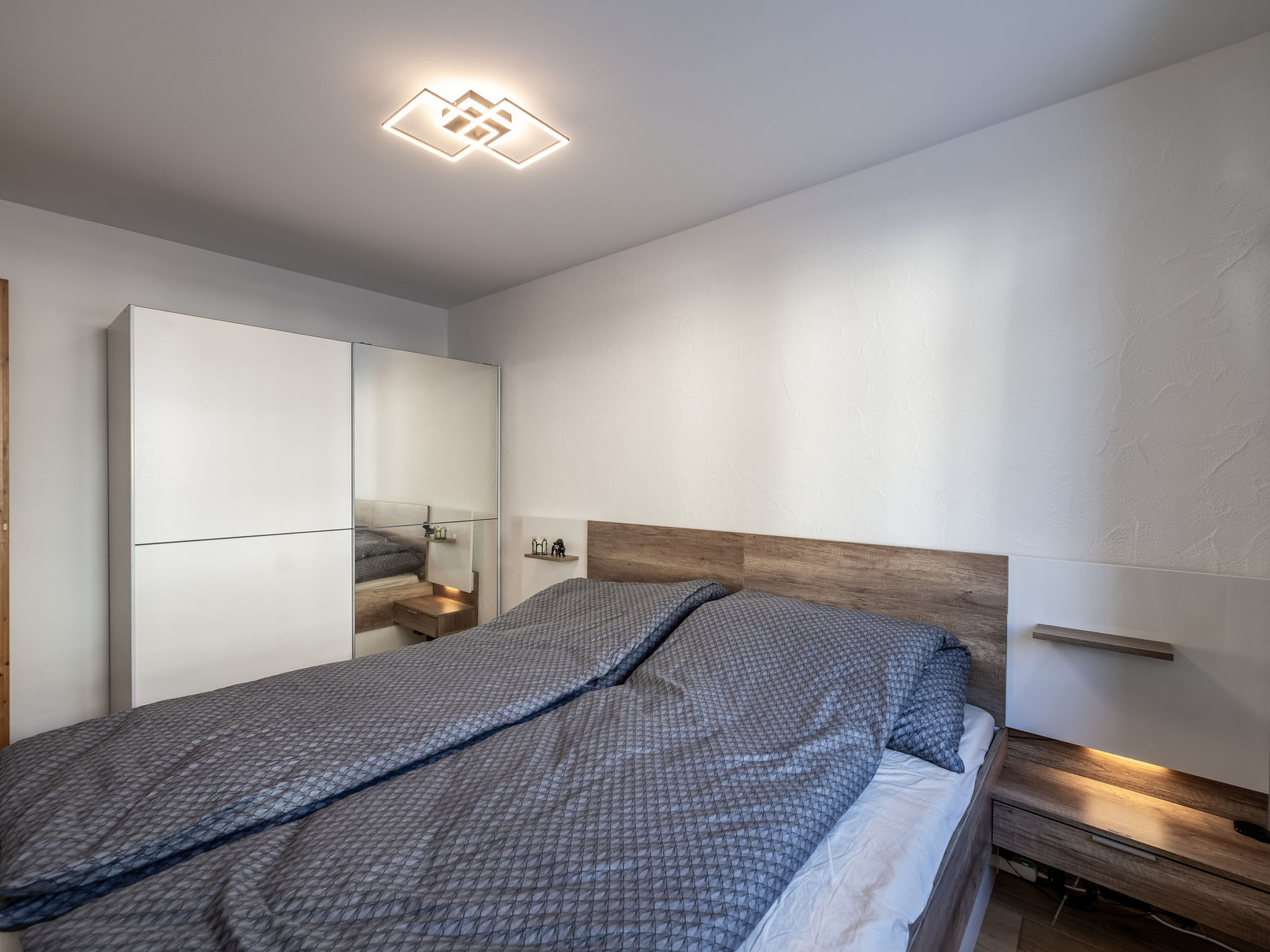 Photo of CH7017.670.1