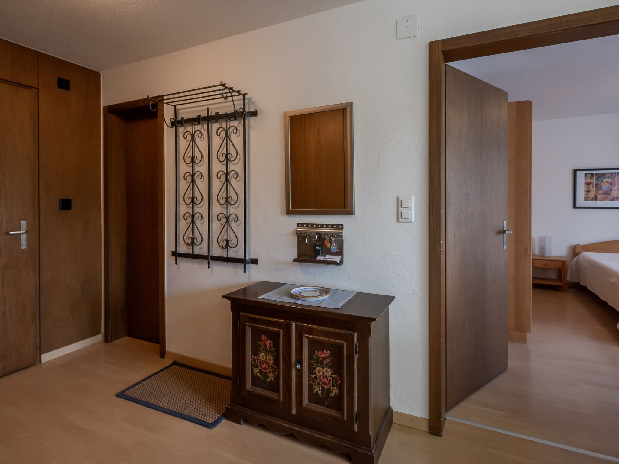 Photo of Putzprinz Gujan Ferienwohnung, Haus Surmir B / 16, (Flims Waldhaus). 2.5-Zimmer