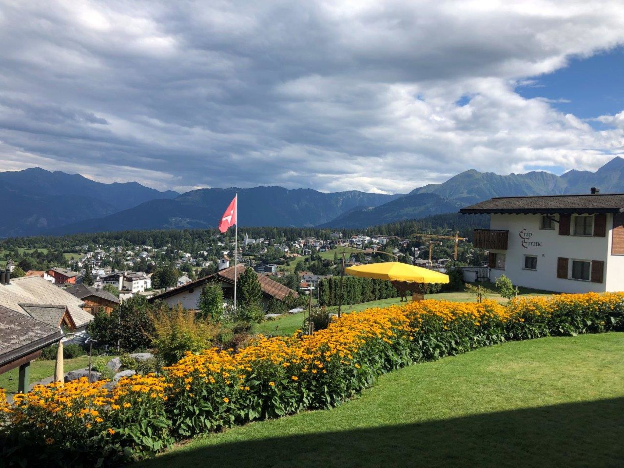 Photo of Casa Admisa, (Flims Dorf). 3.5 Ferienwohnung, 2 Duschen, 2 WC, 85 m2, für max.