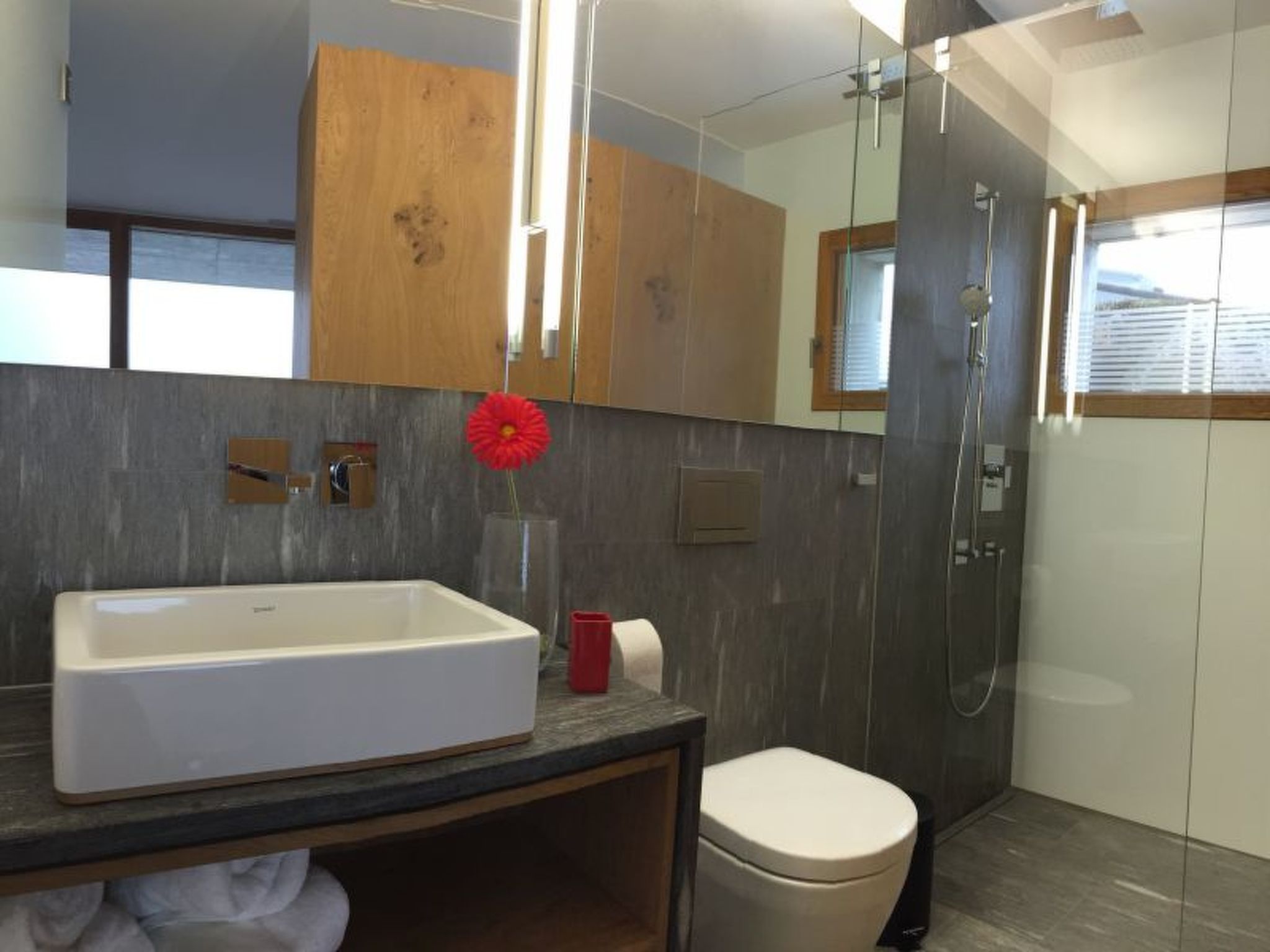 Photo of Casa Admisa, (Flims Dorf). 3.5 Ferienwohnung, 2 Duschen, 2 WC, 85 m2, für max.