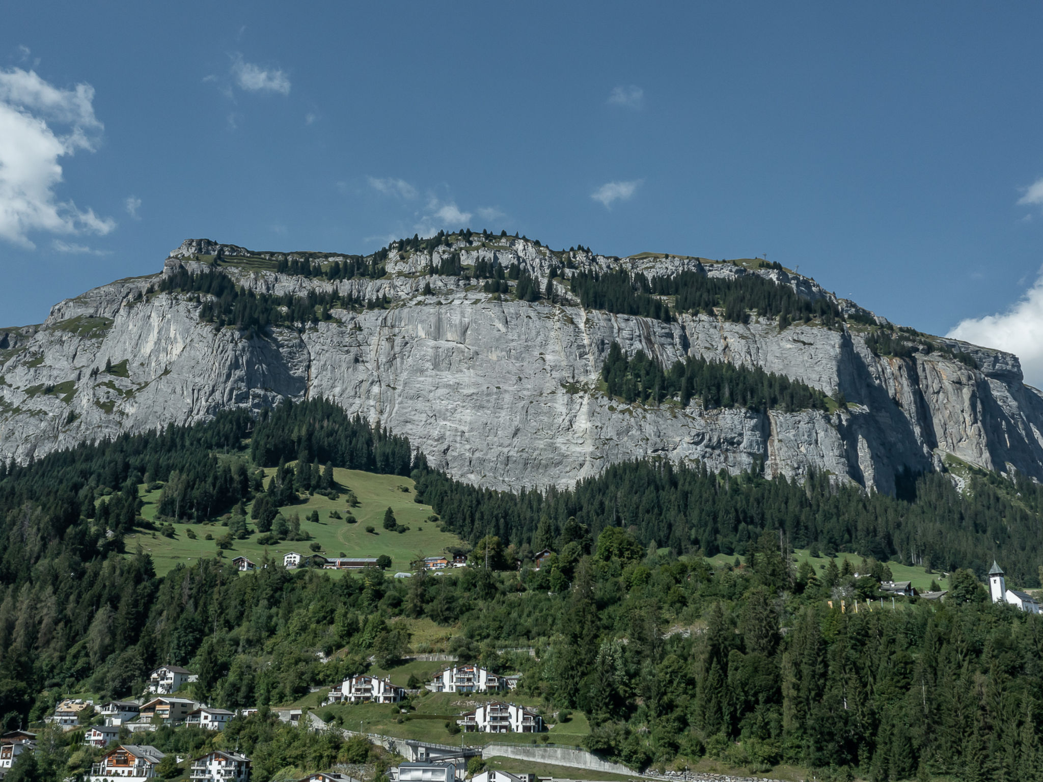 Photo of Apartment Tavaun - Crap Grisch, (Flims Dorf). 1.5 Zimmer Wohnung