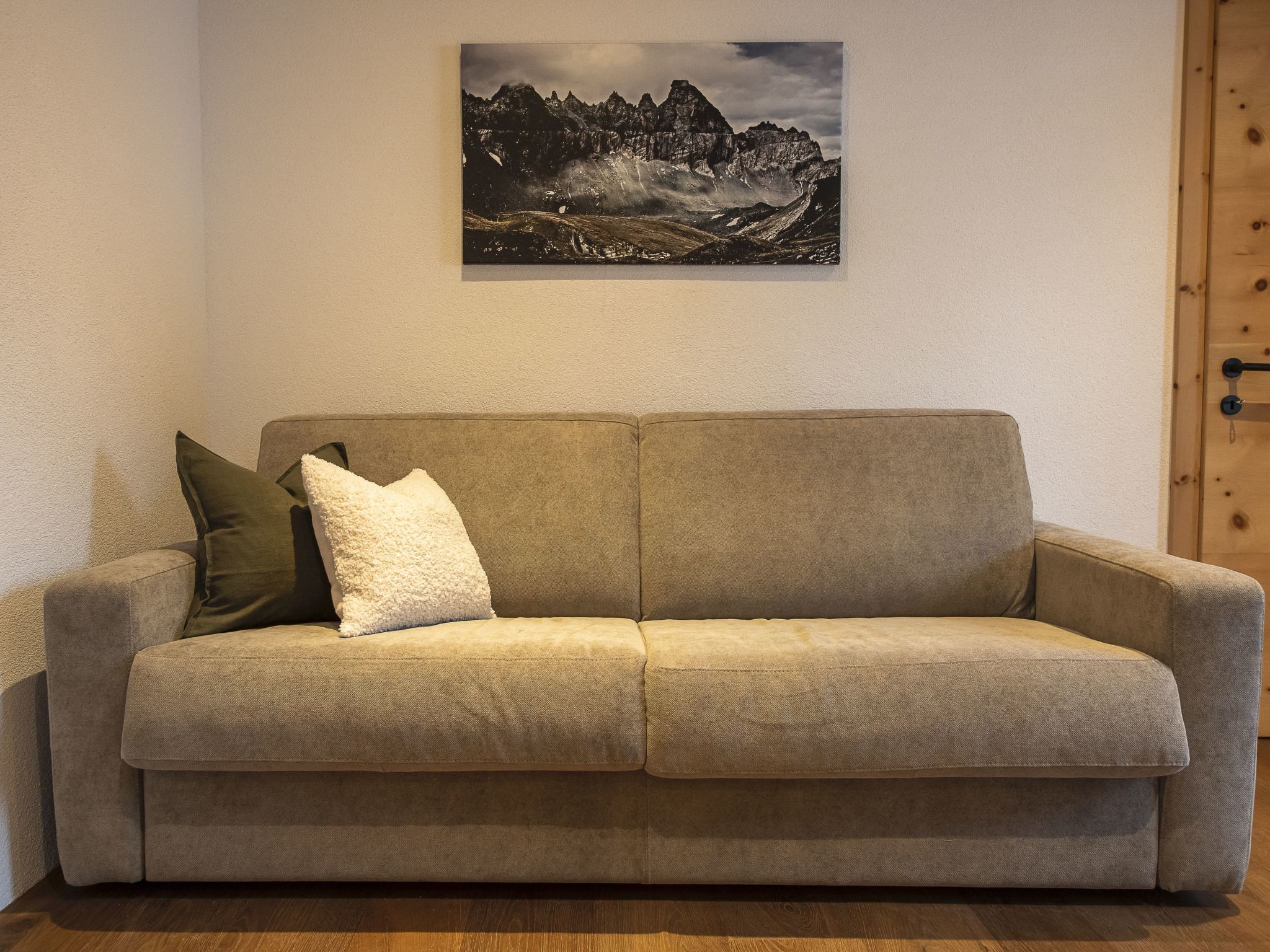 Photo of Flem Mountain Lodge, (Flims Waldhaus). Moderne neue 4.5 Ferienwohnung