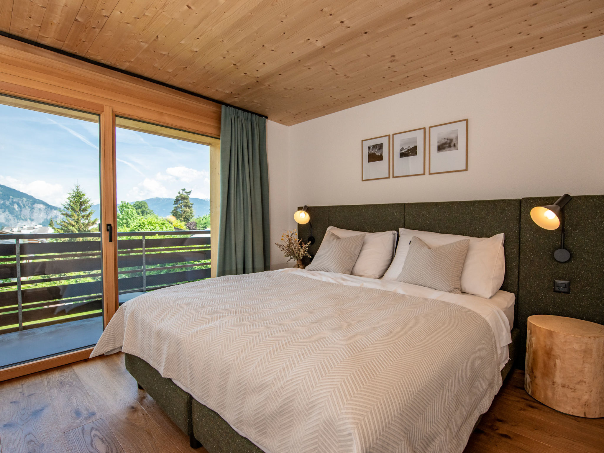 Photo of Flem Mountain Lodge, (Flims Waldhaus). Moderne neue 4.5 Ferienwohnung
