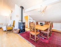 Casa Alva in Flims: 9-persoons appartement direct aan skipiste en bergmeer - thumbnail 5