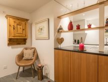 Ruim Alpenappartement met sauna direct aan de skipiste in Flims - thumbnail 6