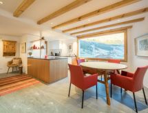 Ruim Alpenappartement met sauna direct aan de skipiste in Flims - thumbnail 4