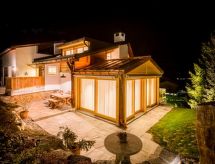 Ruim Alpenappartement met sauna direct aan de skipiste in Flims - thumbnail 2