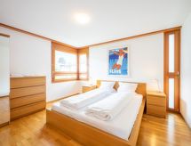 Intiem bergappartement aan skipiste en meer in Flims - thumbnail 6