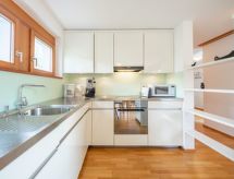 Intiem bergappartement aan skipiste en meer in Flims - thumbnail 4