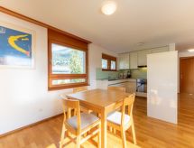 Intiem bergappartement aan skipiste en meer in Flims - thumbnail 3